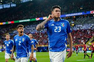 迪卡尼奥：迪马尔科不适合边后卫，巴斯托尼自负但能够说到做到